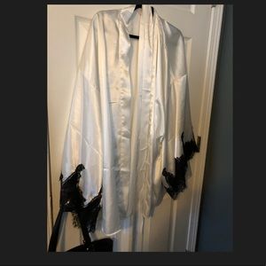 NWT Cacique White Satin/Black Lace Robe